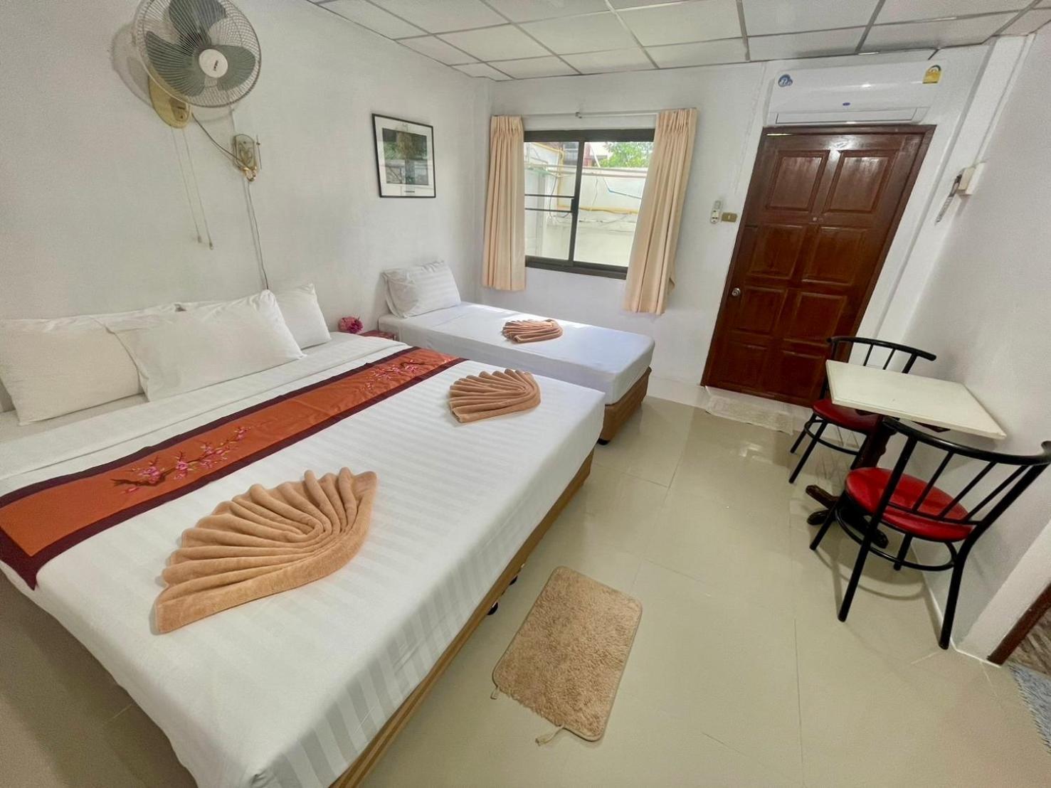 Jj Karon Beach Hotel Exterior photo